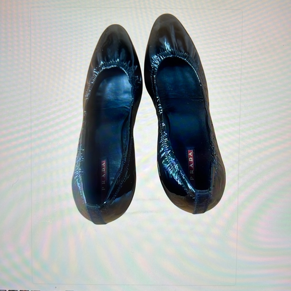 Prada Black Patent Leather Kitten Heels shoes Size 8.5